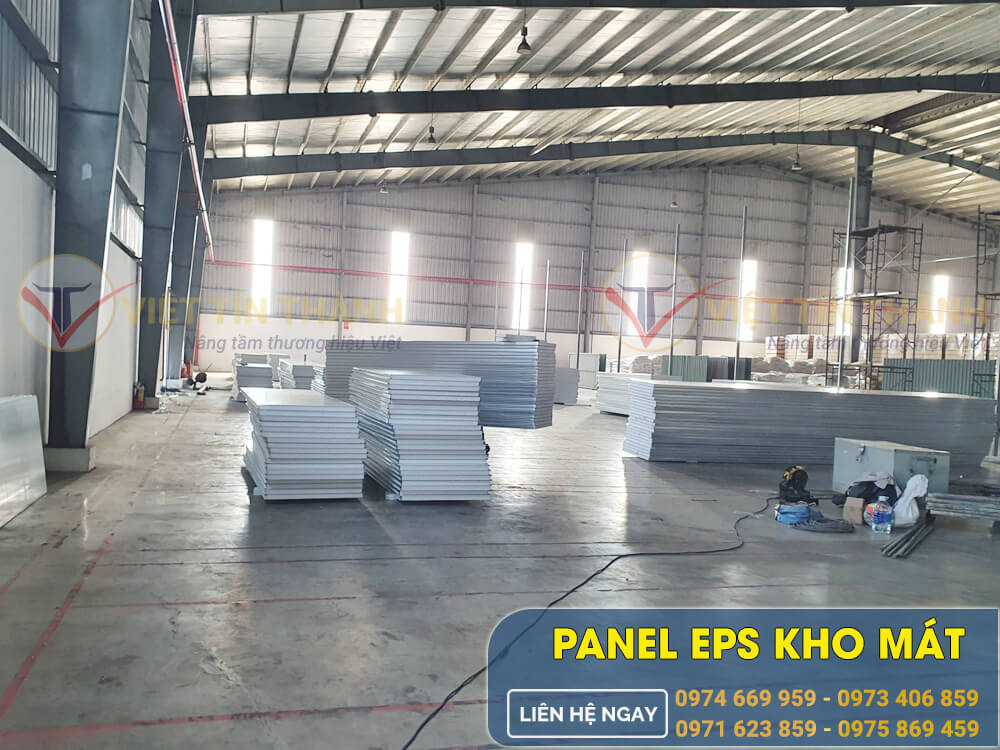 Tấm panel eps cách nhiệt. Ảnh: Việt Tín Thành